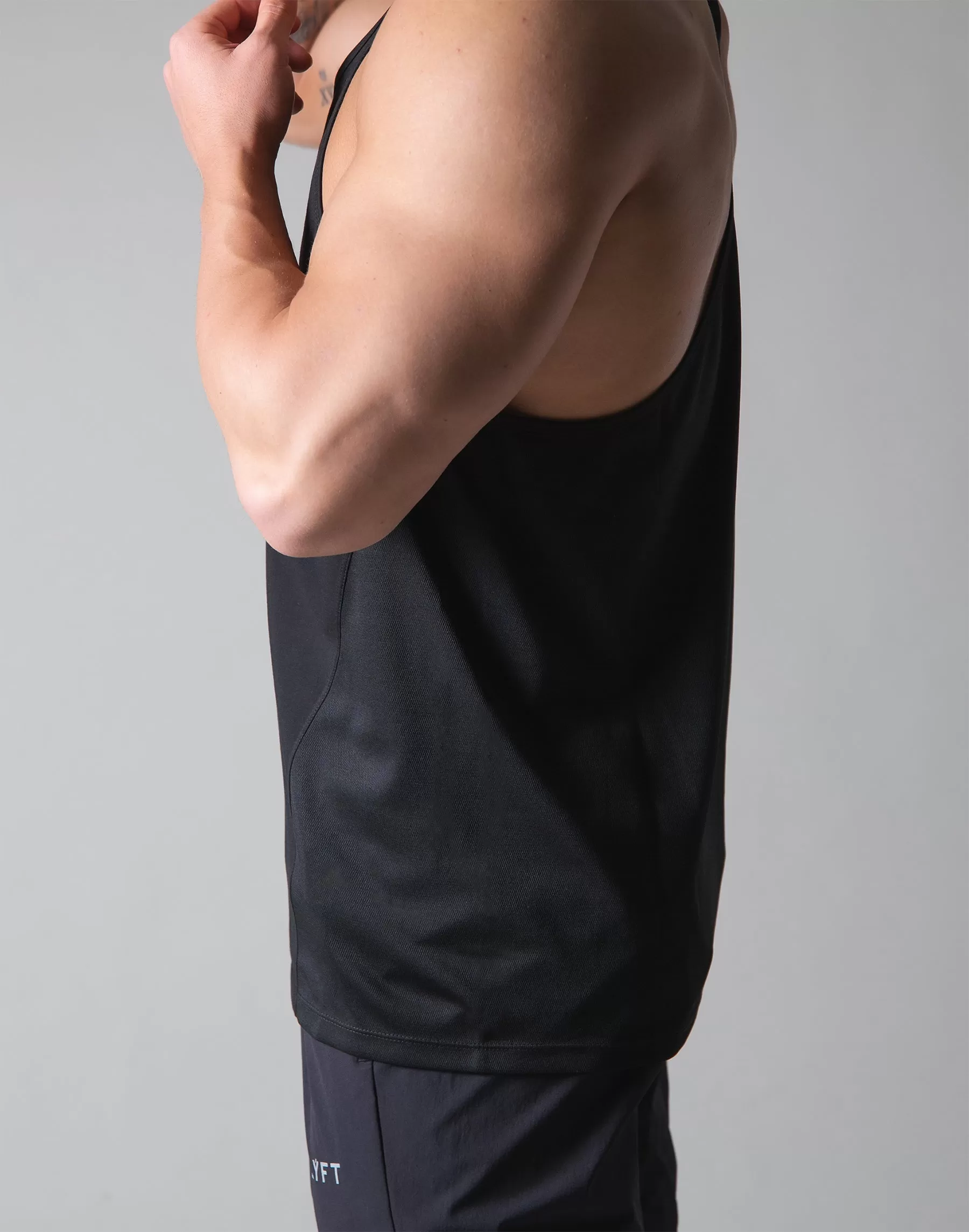 Back Mesh Stretch Training Tanktop - Black